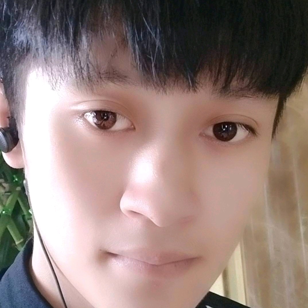 曾经浅吻吐司的照片