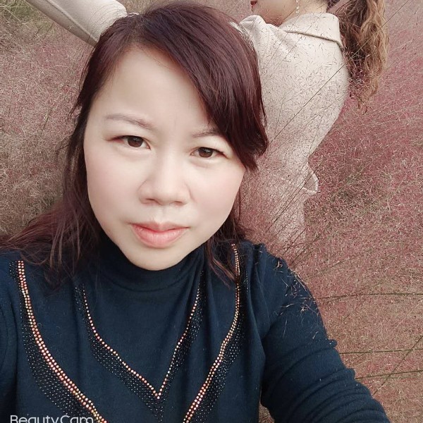 眼神的贪玩的照片