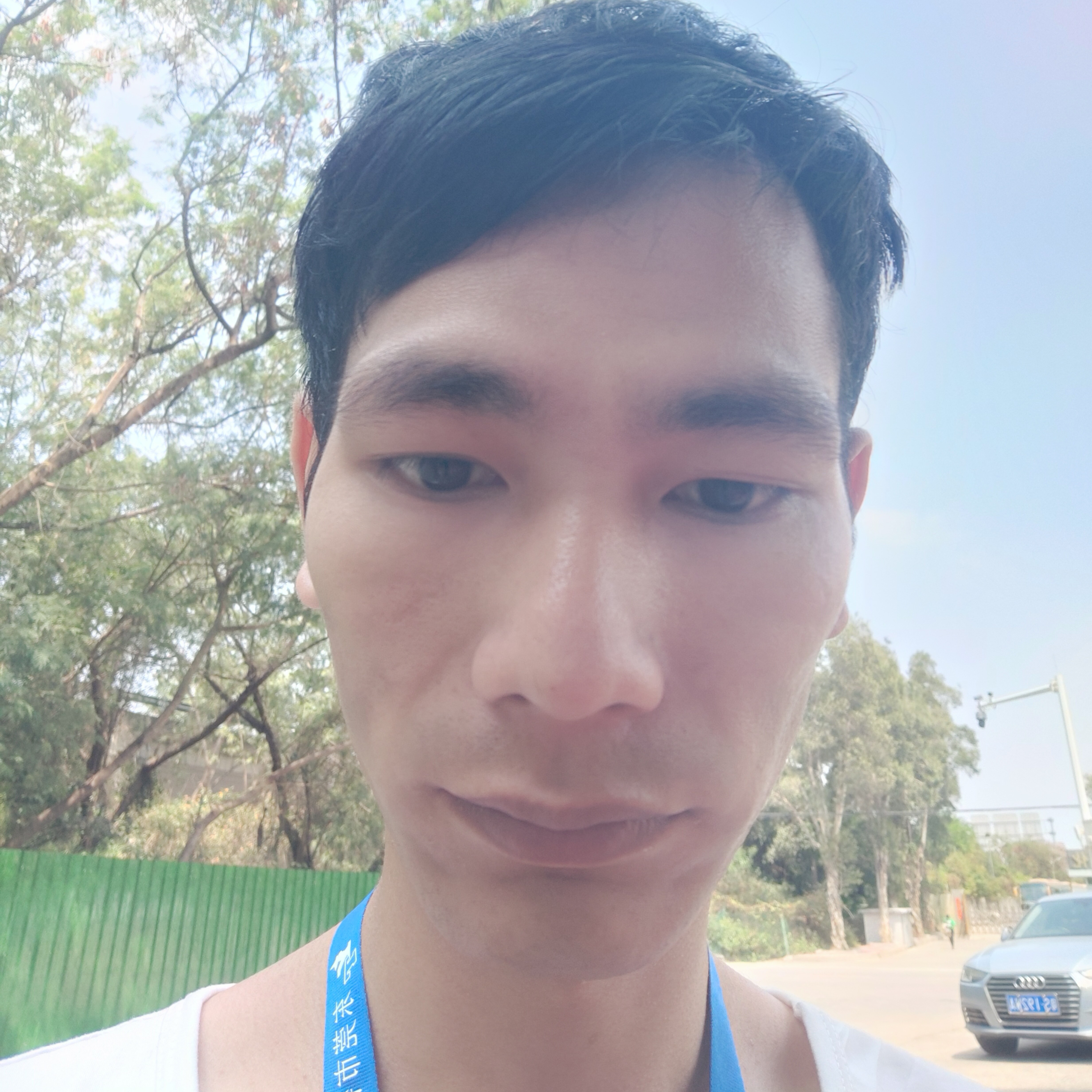 墨镜方不解的的照片