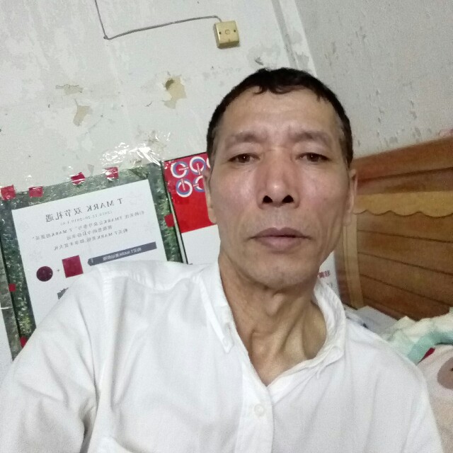 自由闻电源的照片
