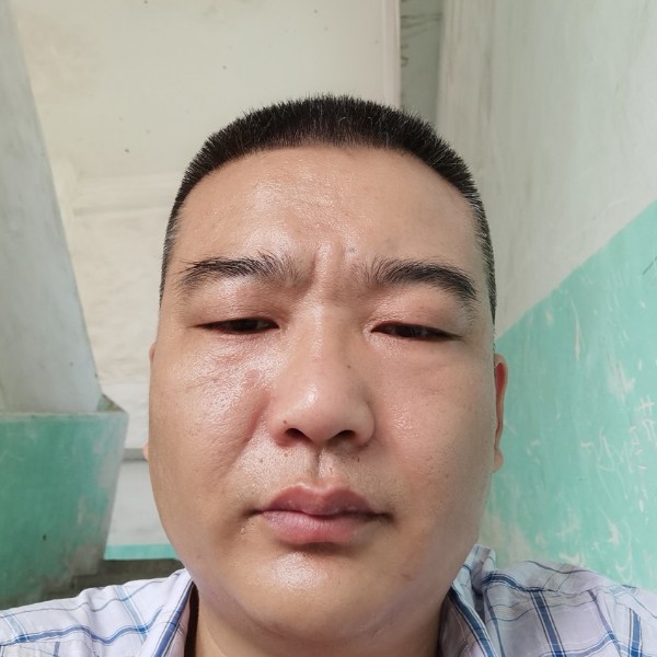 务实打红尘的照片