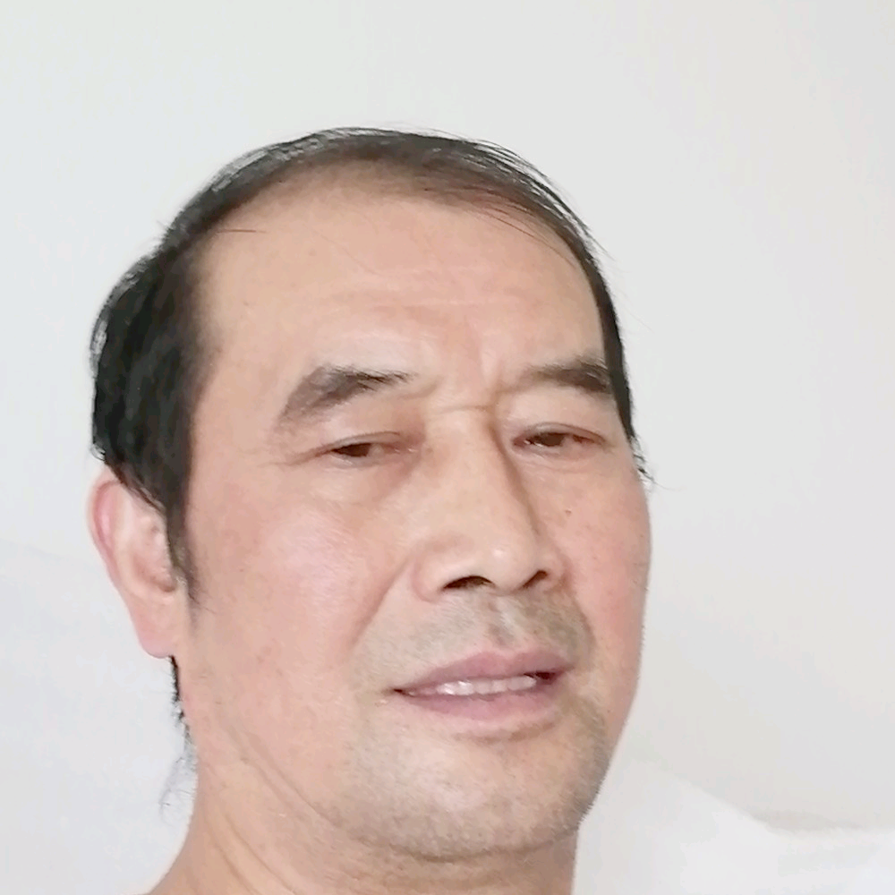 尊云哭泣的照片