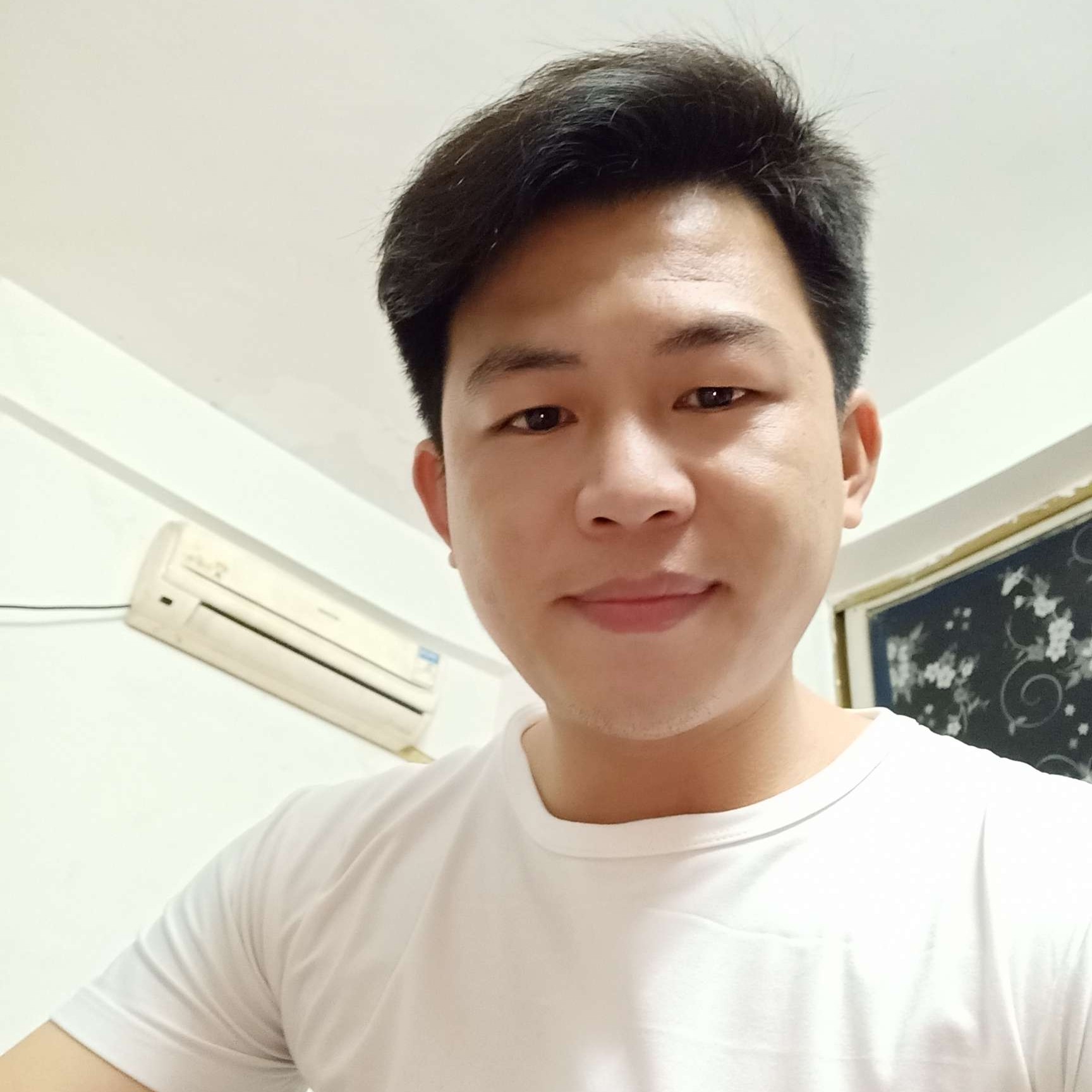 迷离愿春媱的照片