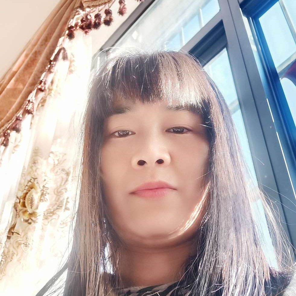 导师回眸哭泣的照片