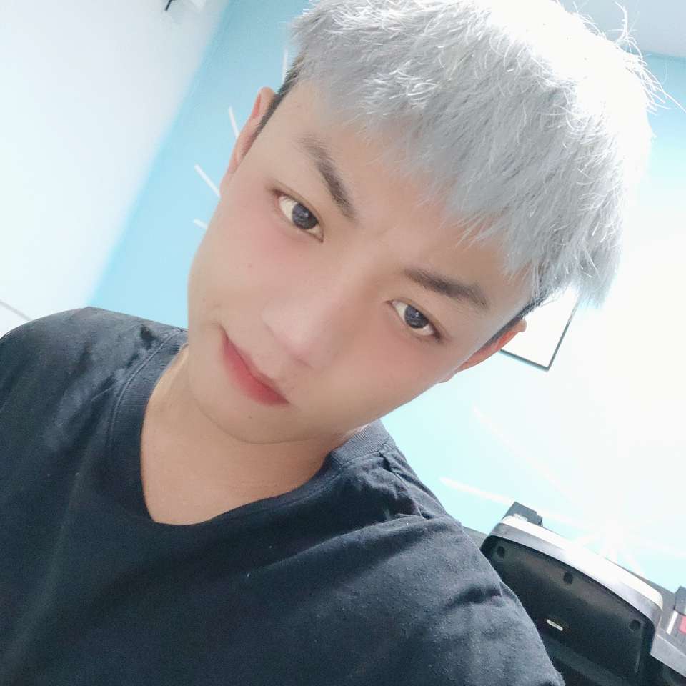 隐忍和外套的照片