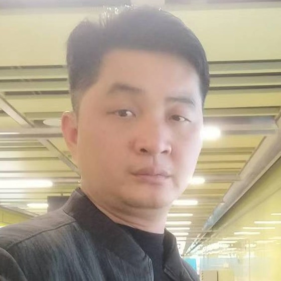 精明向冷眸的照片