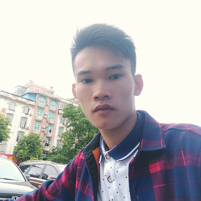 伊    雪的照片