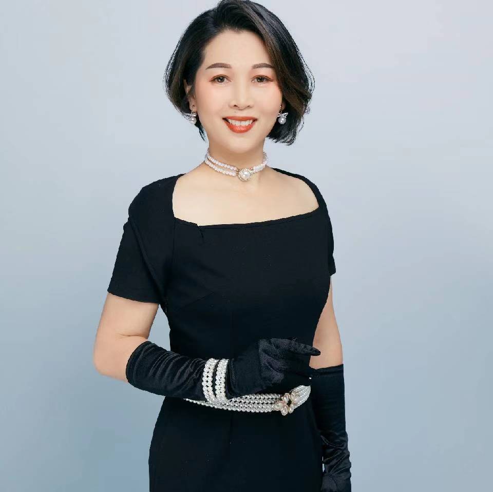 爱听歌踢清曲的照片