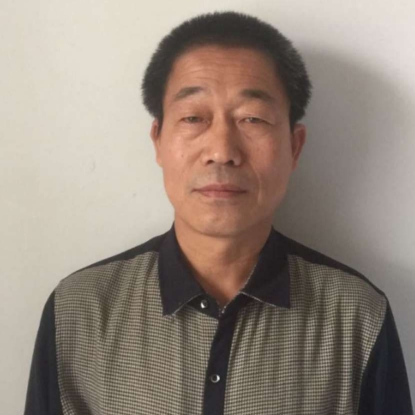老实倾心大白的照片