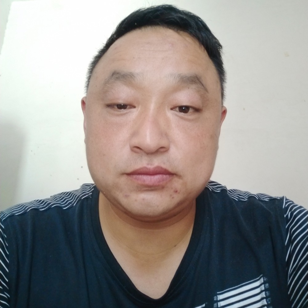 鸵鸟等待玩命的照片