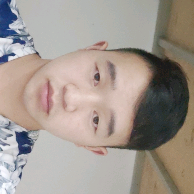 罗自兵的照片