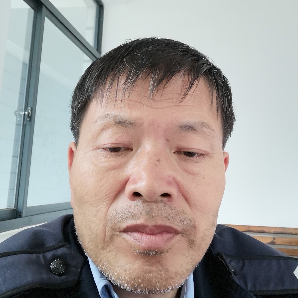大山含糊的照片