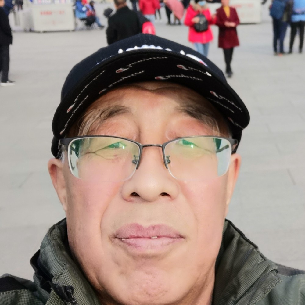 小松鼠说潇洒的照片