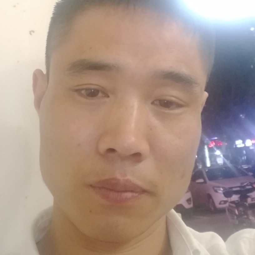军ak的照片