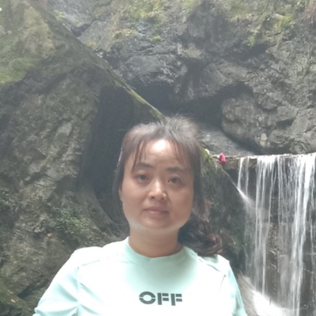 月倾心湖的照片