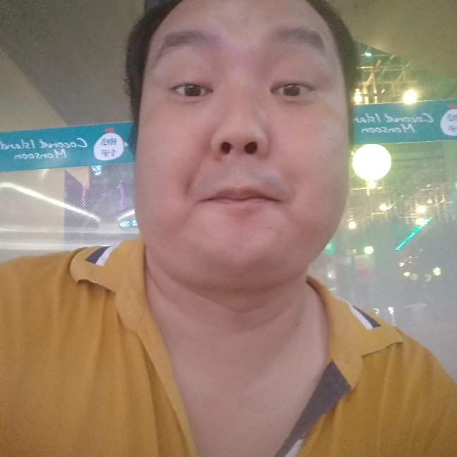 黄康隆的照片