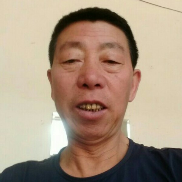 刚铁男俠的照片