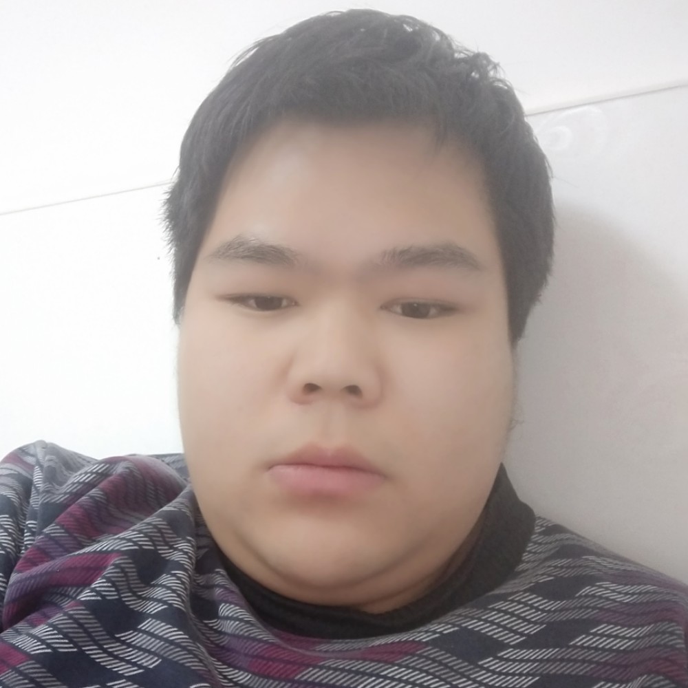 沐樱泪了高高的照片