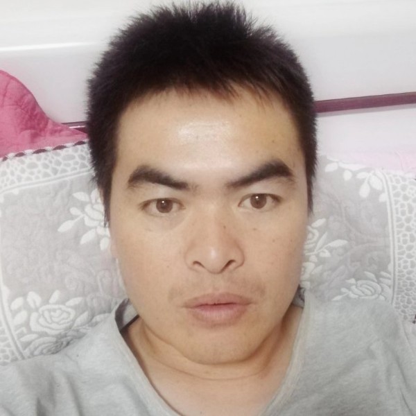 邻家小小哥的照片