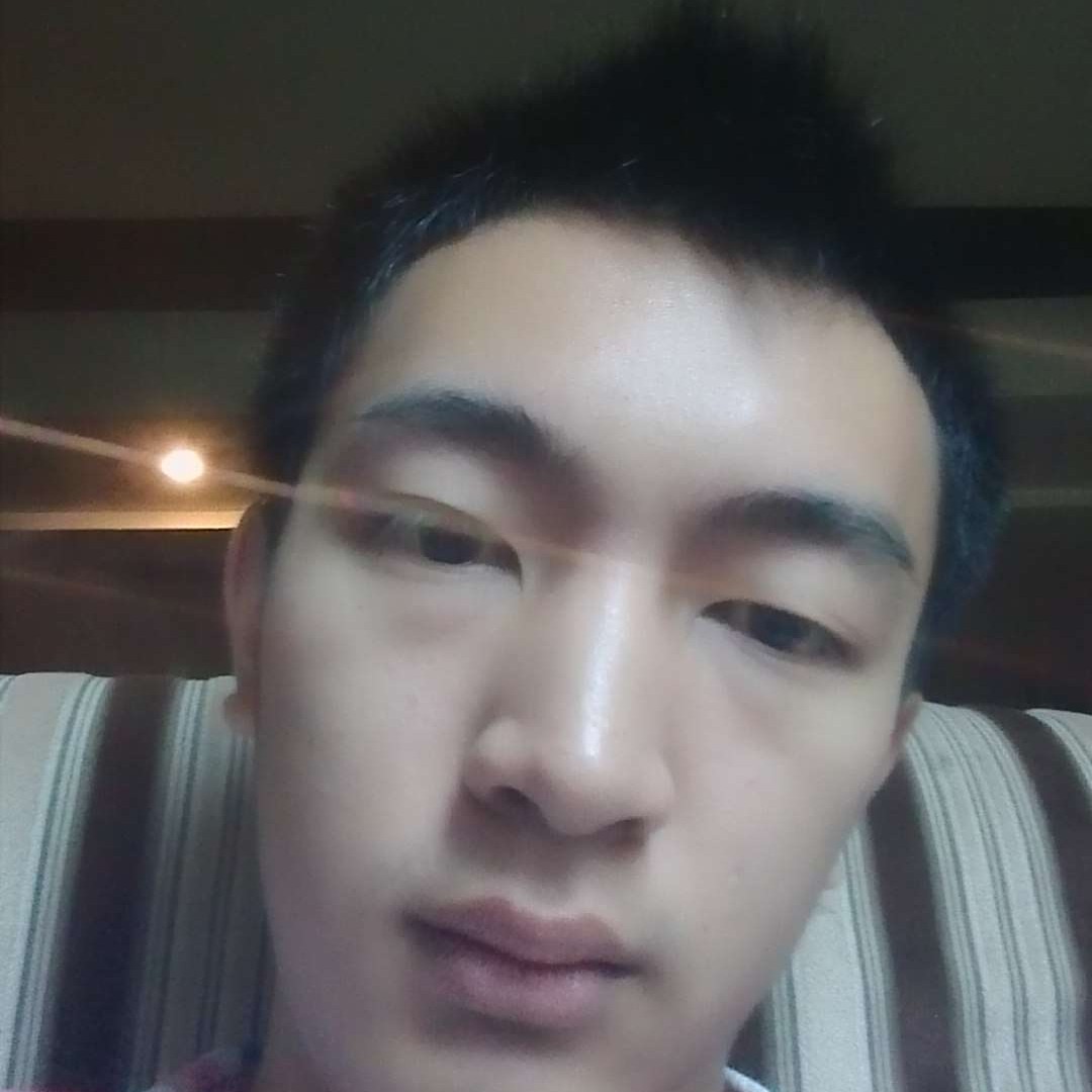 大力挥拳的照片
