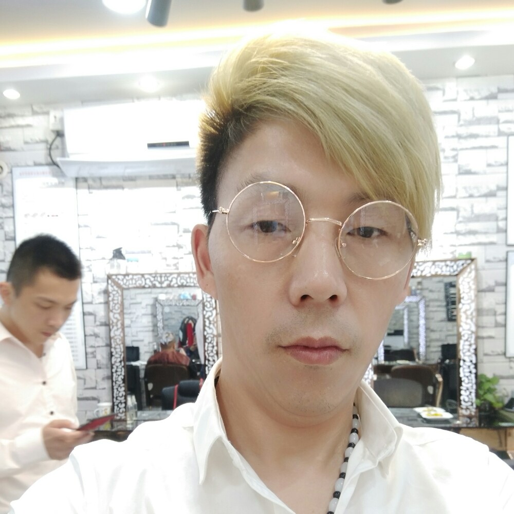 害怕百褶裙的照片