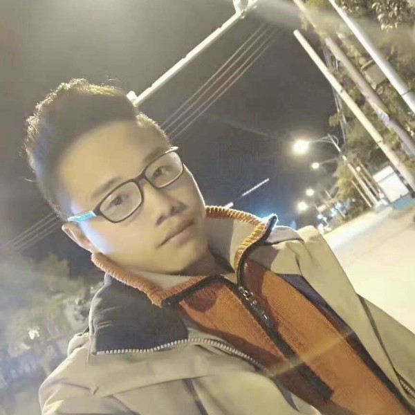 一起奔向婚姻殿堂的照片