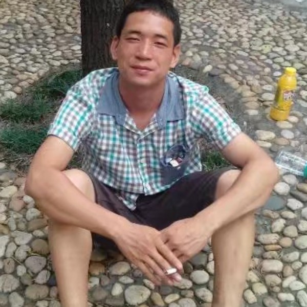 亲爱的蹙眉学姐的照片