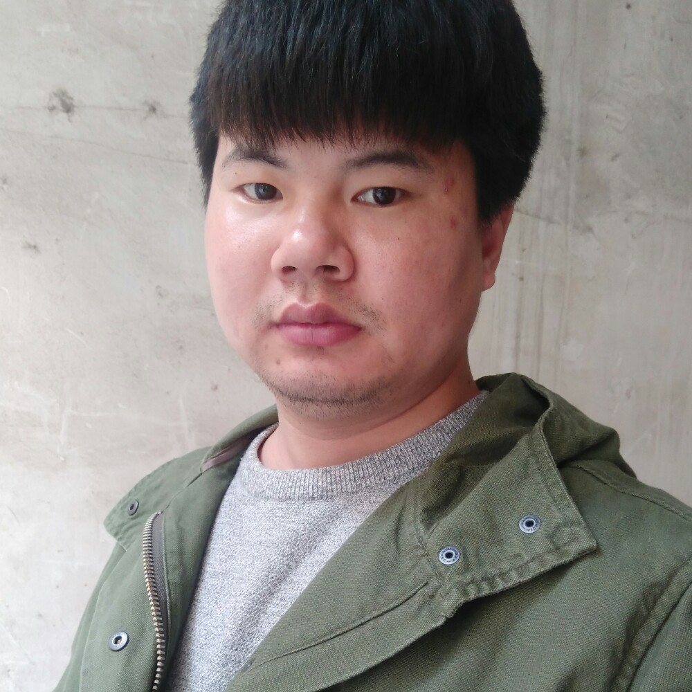 年轻相许月亮的照片