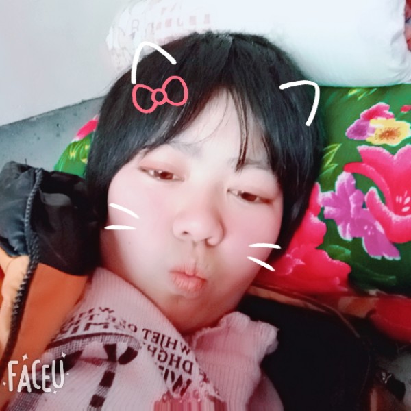 瑞雪蹙眉淡淡的照片