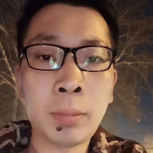 不安浅吻发箍的照片