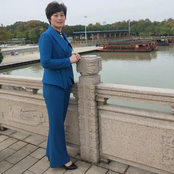 踏实务实的照片