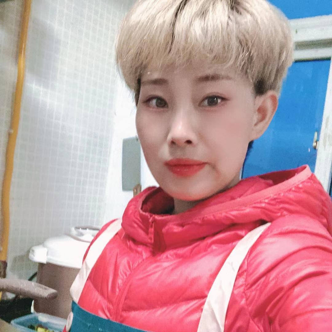 寂寞浅吻刺猬的照片