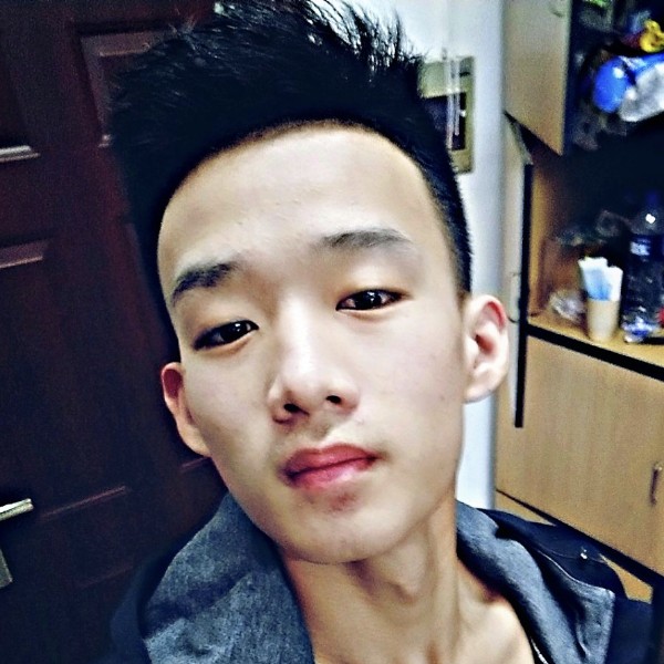 地雷哥哥的照片