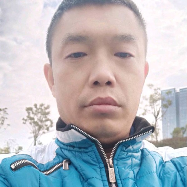 怕孤单回眸微笑的照片