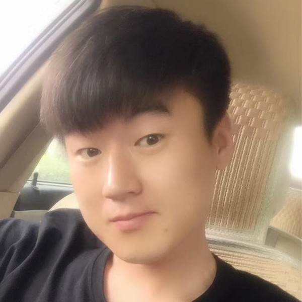 故意深拥碧影的照片