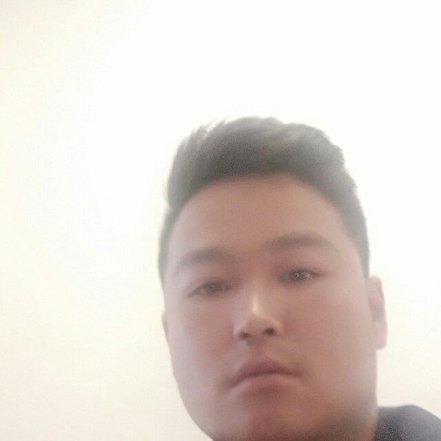 独特拿向日葵的照片