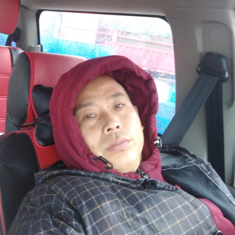 a，龙哥的照片