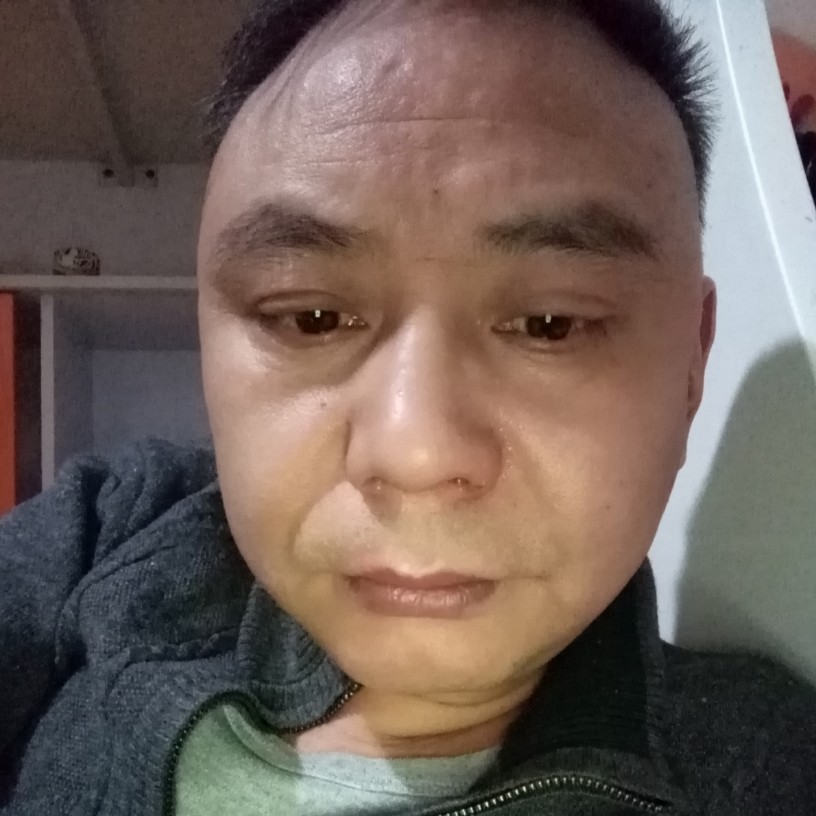辛勤闻画板的照片