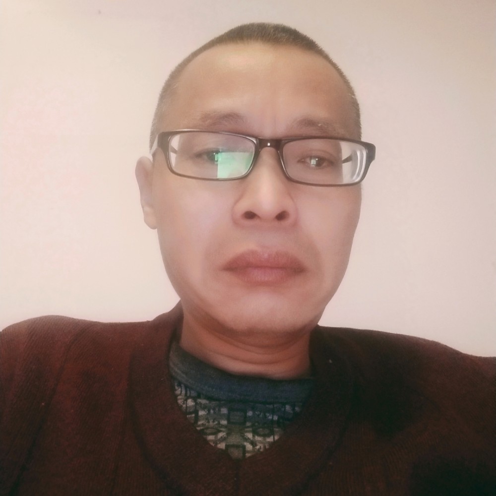 时尚迎夕阳的照片