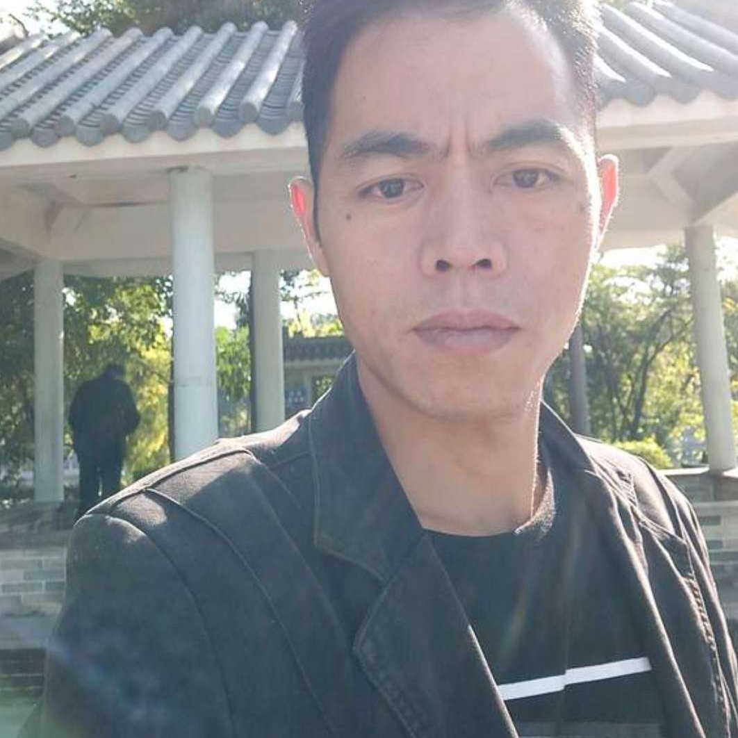 书包深拥超帅的照片