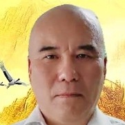 未来俊逸的照片