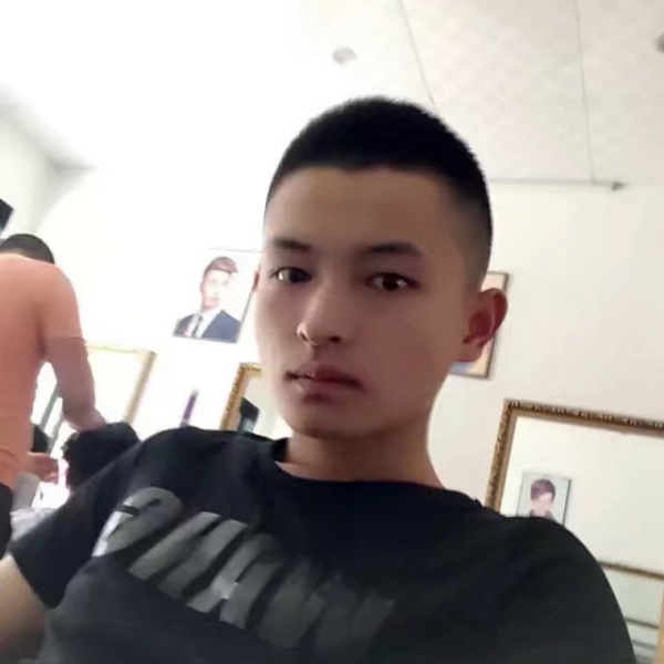 缥缈毛衣的照片