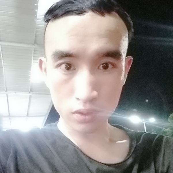 牵牵手，一起走你的照片