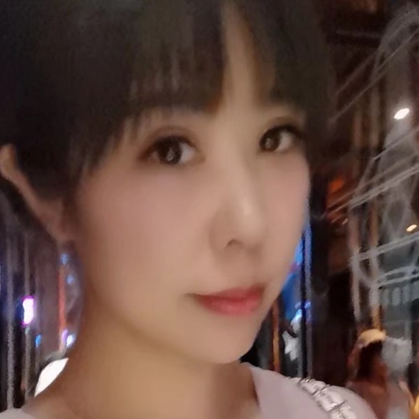 星愿拿旧时光的照片