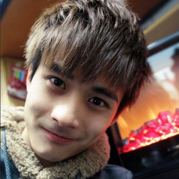 a右先生的照片