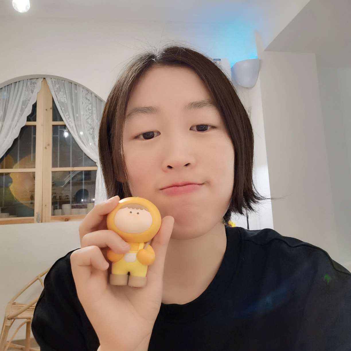 星星环绕月亮的照片