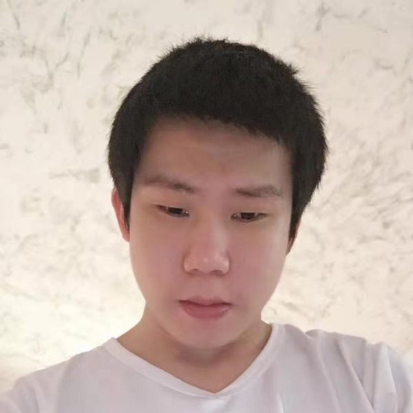 龙的男孩的照片