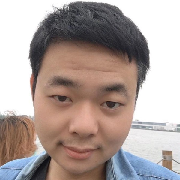 衣服都大了的照片