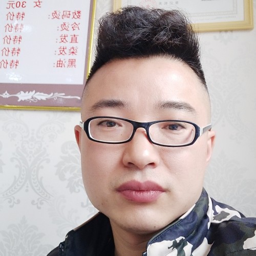 独立思考的人的照片