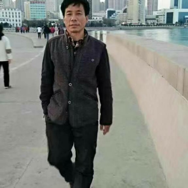 机器猫妩媚的照片